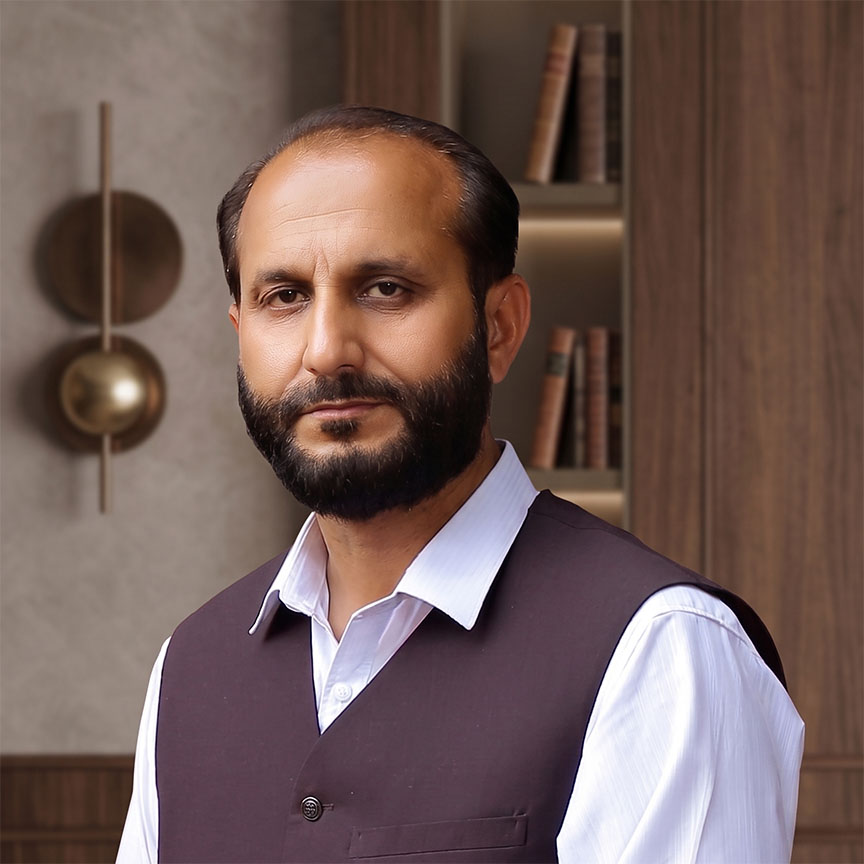 sir amir cropped